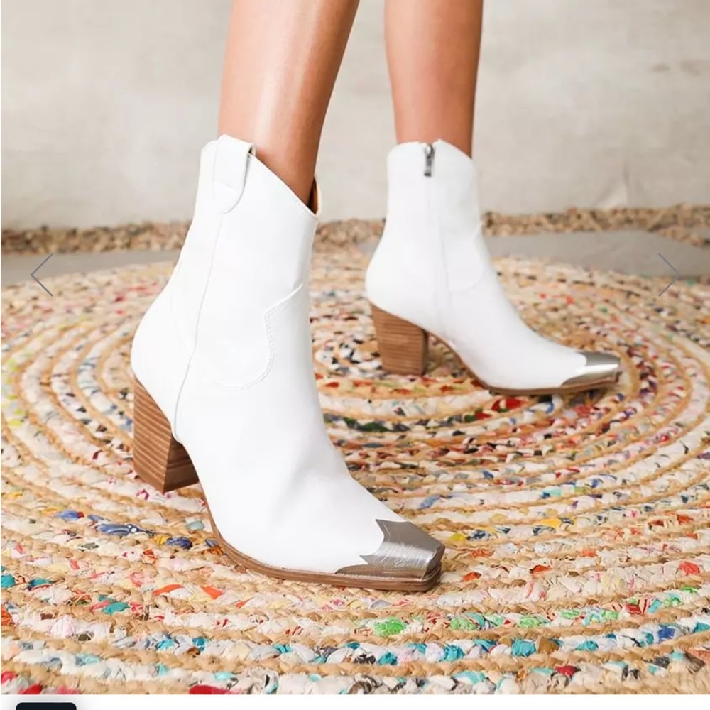 Beast Fashion Dakota Western Ankle Boot